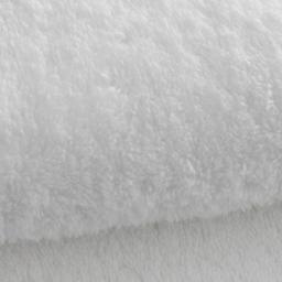 Microneedling face, neck & chest